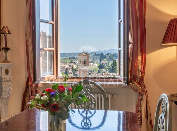 Cetona, Tuscany 53040