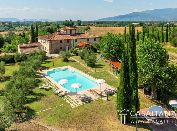 Laterina, Tuscany 52020