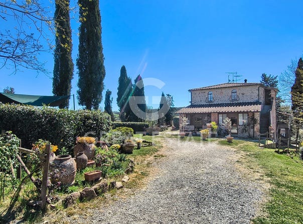 Volterra, Tuscany 56048