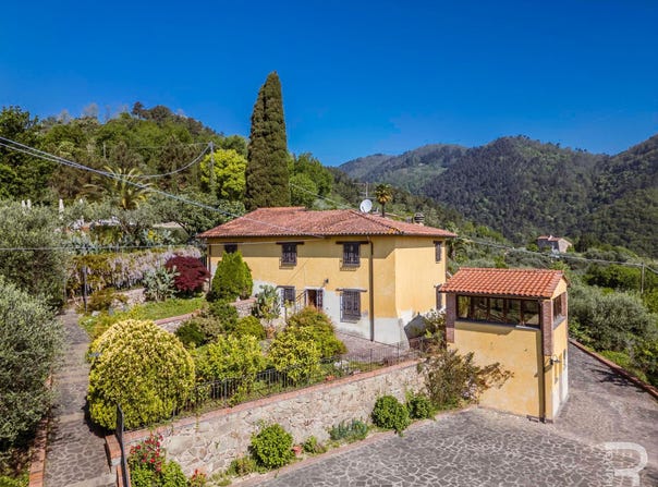 Pescia, Tuscany 51012