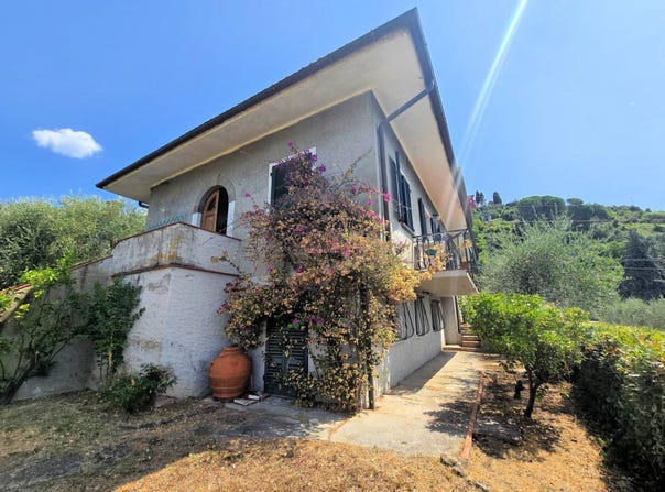 Uzzano, Tuscany 51010