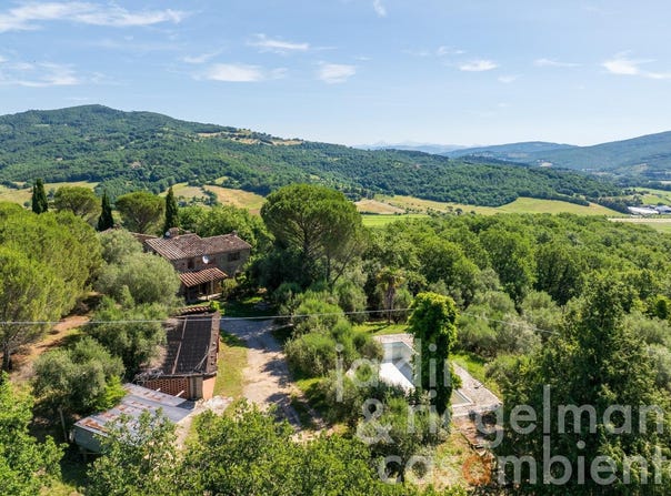 Cortona, Tuscany 52044
