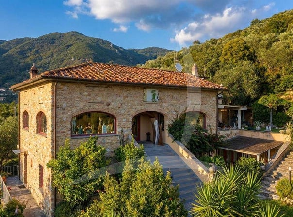 Lucca, Tuscany 55100