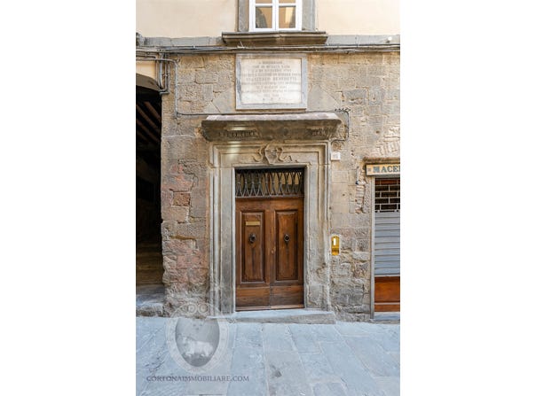 Cortona, Tuscany 52044