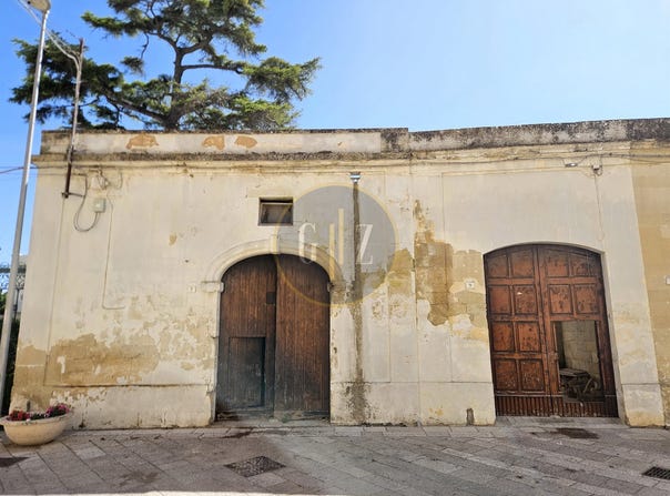 Castri di Lecce, Apulia 73020