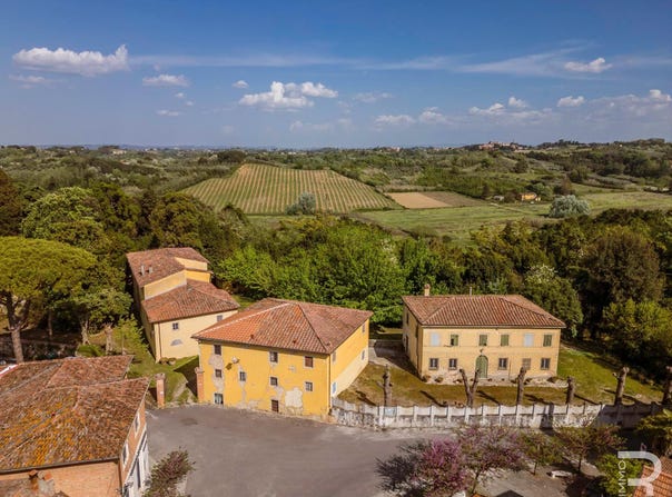 Crespina, Tuscany 56040