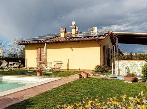 Palaia, Tuscany 56036
