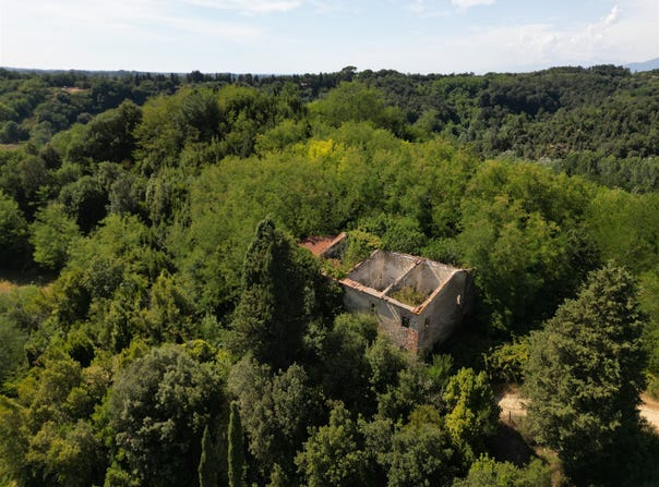 Lari, Tuscany 56035