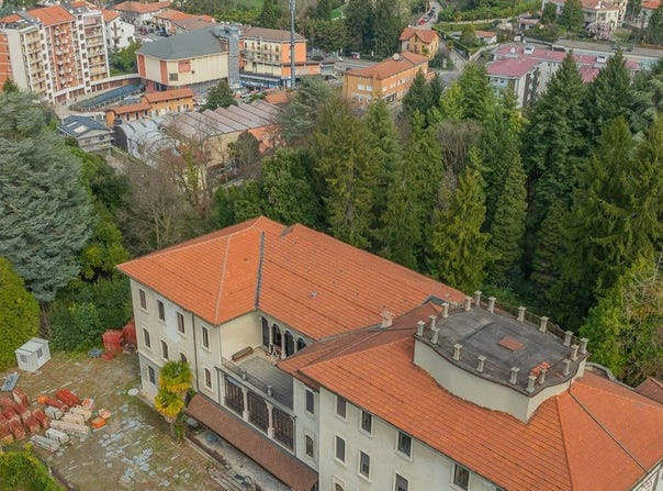 Varese, Lombardy 21100