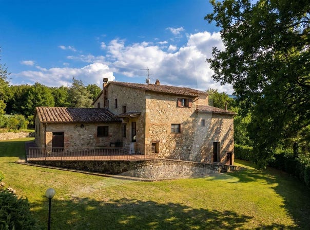 Cetona, Tuscany 53040