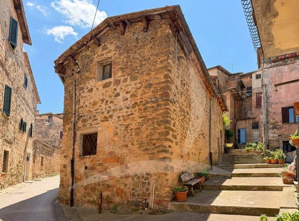 Siena, Tuscany 53100
