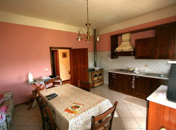 Bettolle, Tuscany 53048