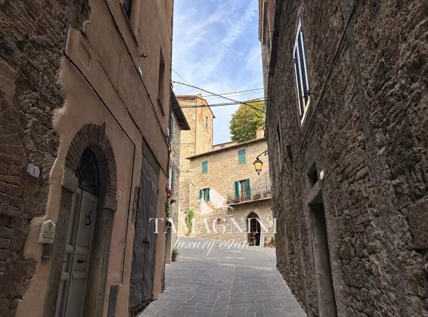 Sarteano, Tuscany 53047