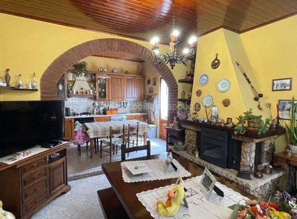 Guazzino, Tuscany 53048