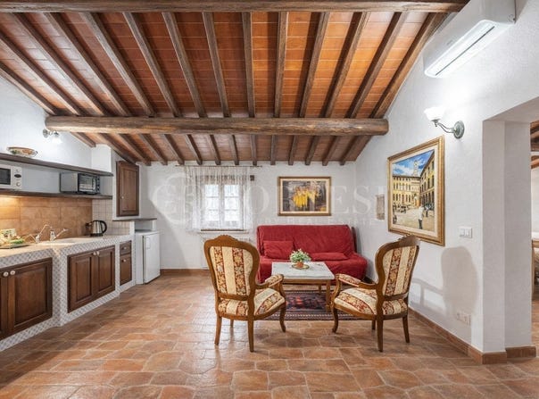 Cortona, Tuscany 52044