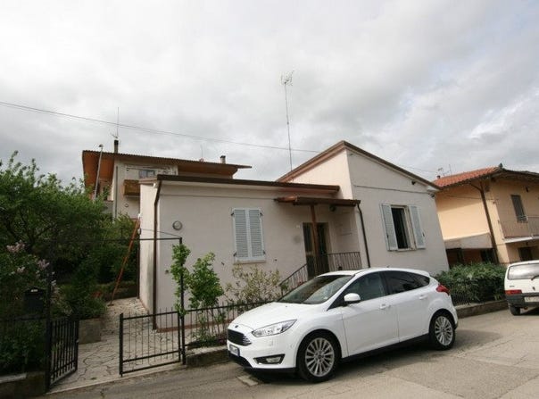 Guazzino, Tuscany 53048
