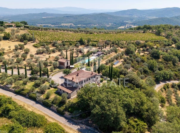 Bucine, Tuscany 52021