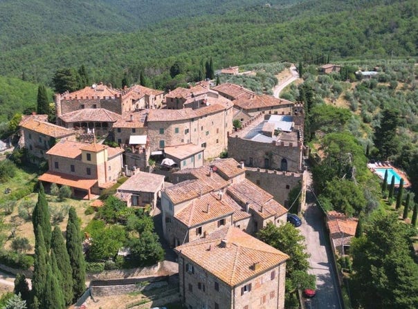 Bucine, Tuscany 52021
