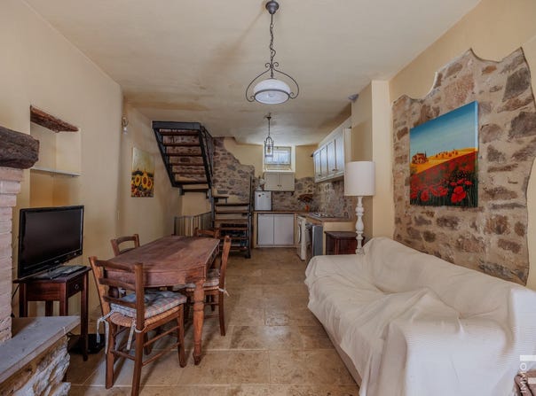 Montalcino, Tuscany 53024