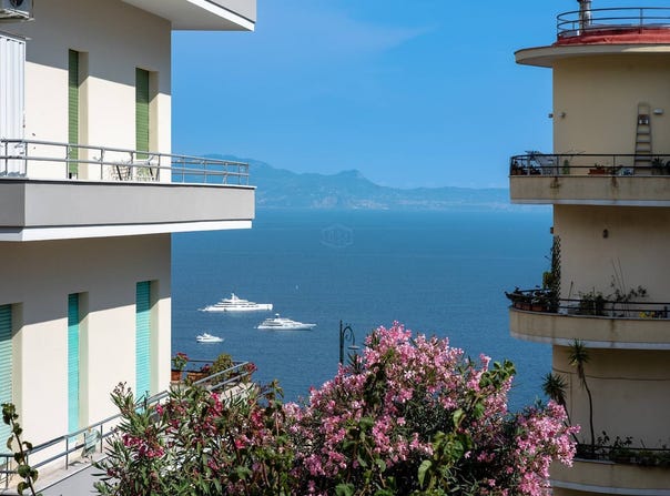 Naples, Campania 80127