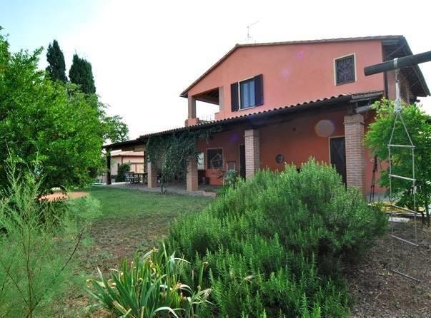 Cinigiano, Tuscany 58044