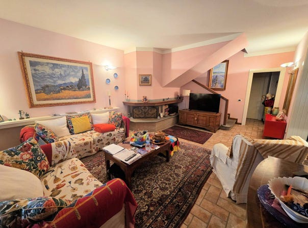 Massa e Cozzile, Tuscany 51010