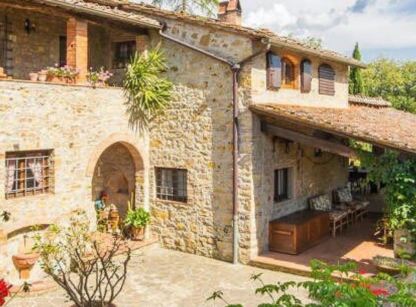Bucine, Tuscany 52021