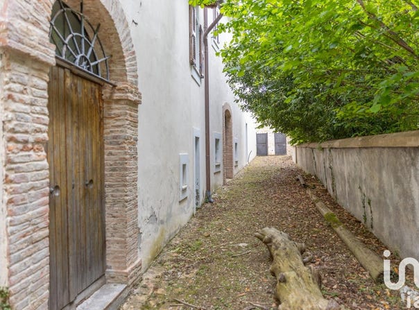 Camerino, Marche 62032