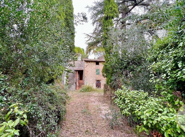 Cetona, Tuscany 53040