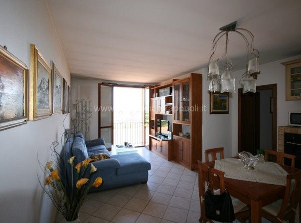 Bettolle, Tuscany 53048