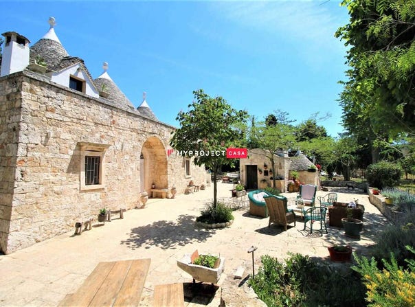 Locorotondo, Apulia 70010