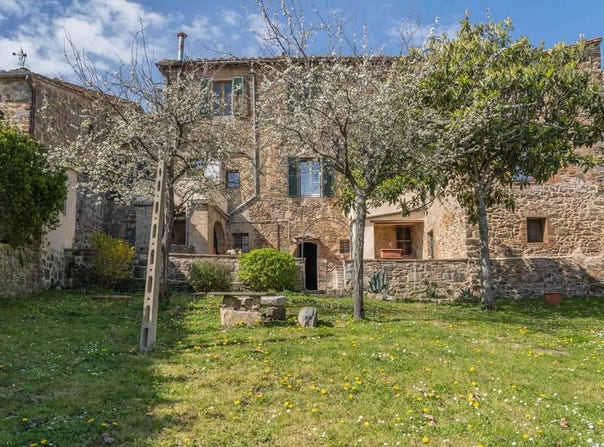 Montalcino, Tuscany 53024