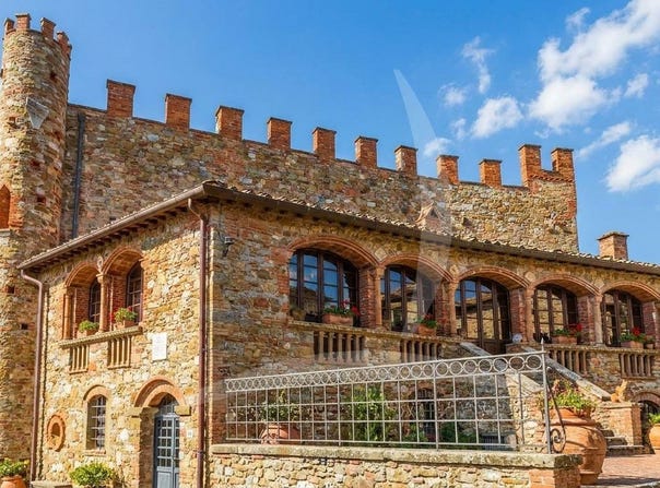 Bucine, Tuscany 52020