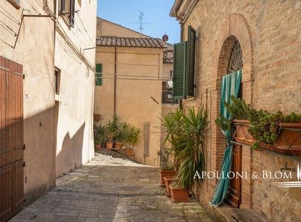 Piazza Giuseppe Garibaldi, Cetona, Toscana|Tuscany 53040
