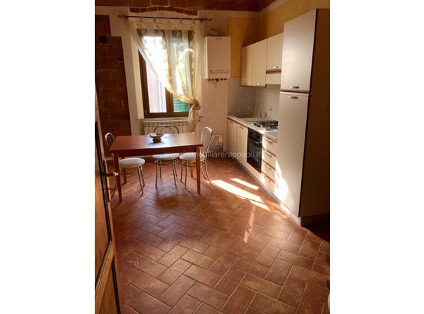 Bettolle, Tuscany 53048