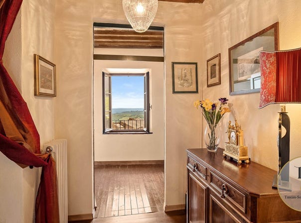 Montepulciano, Tuscany 53045