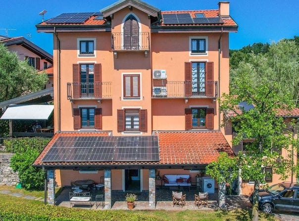 Leggiuno, Lombardy 21038