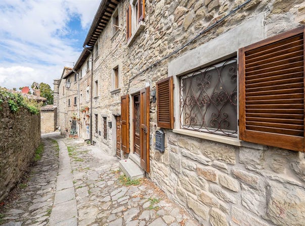 Cortona, Tuscany 52044