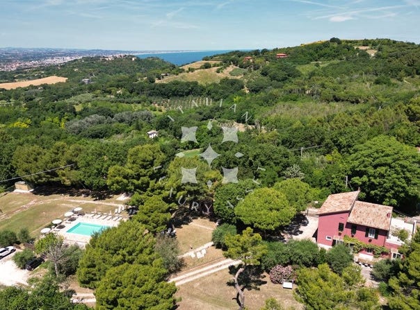 Pesaro, Marche 61121