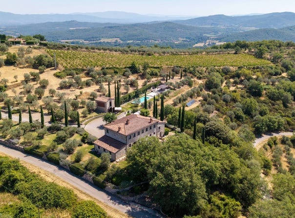 Bucine, Tuscany 52020