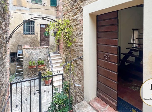 Cetona, Tuscany 53040