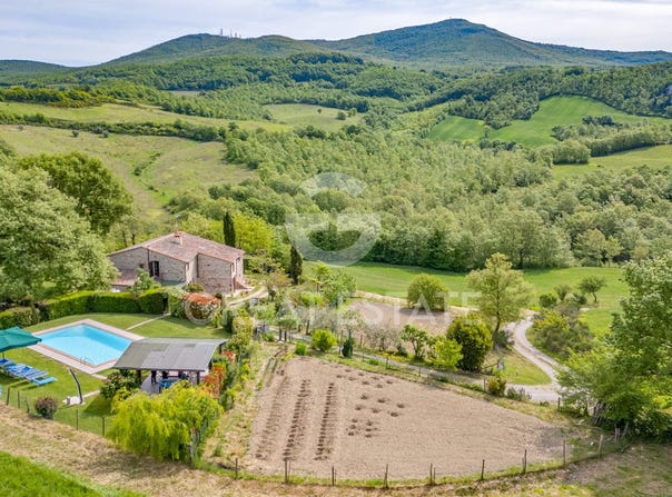 Radicofani, Tuscany 53040