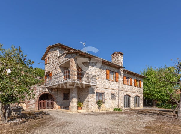 Sarteano, Tuscany 53047