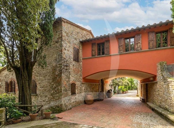 Arezzo, Tuscany 52100