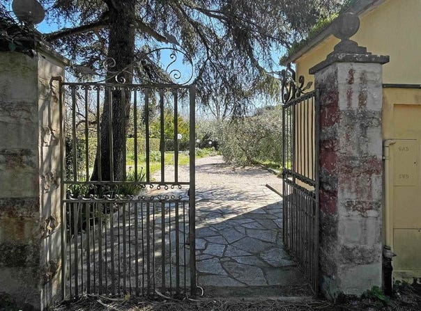 Crespina, Tuscany 56040