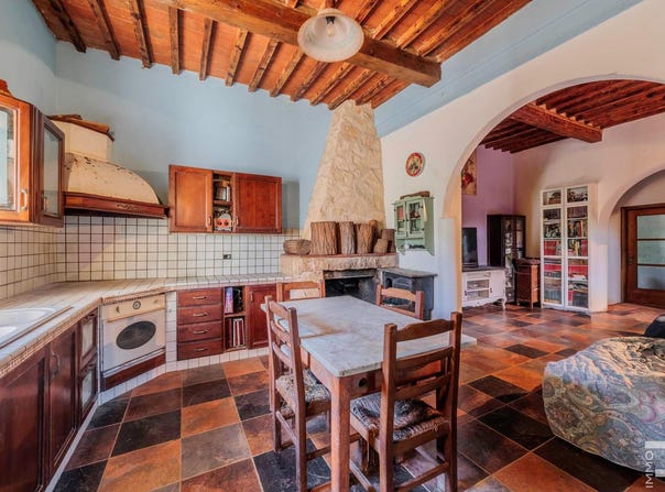 Buti, Tuscany 56032