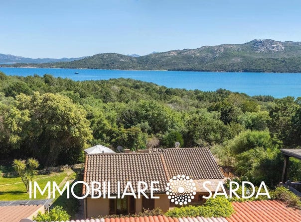 Palau, Sardinia 07020