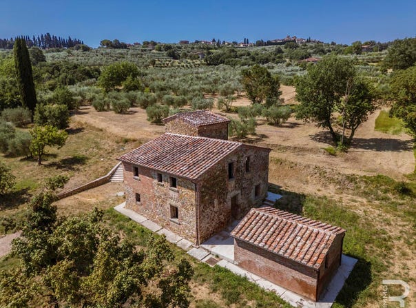 Lucignano, Tuscany 52046