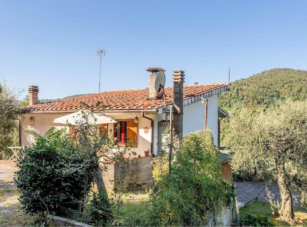 Pescia, Tuscany 51017