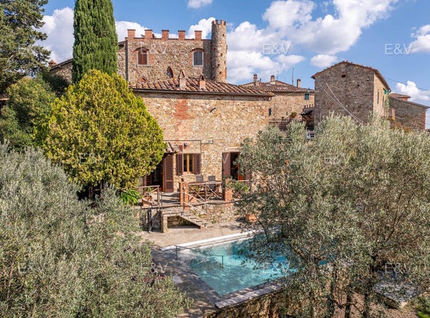 Bucine, Tuscany 52021